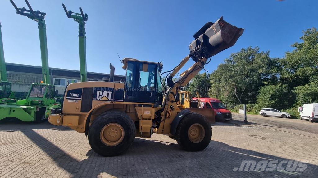 CAT 930G لوادر بعجل