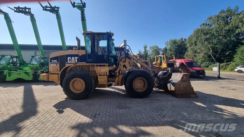 CAT 930G لوادر بعجل