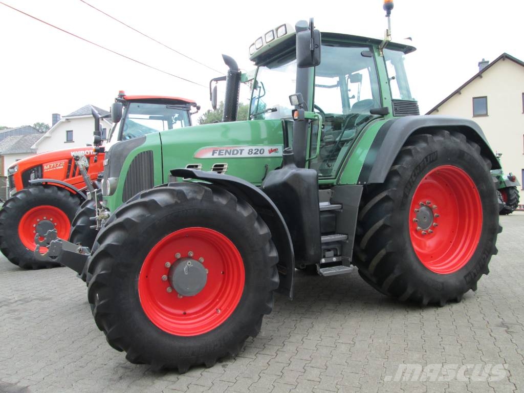 Fendt 820 VARIO TMS トラクター