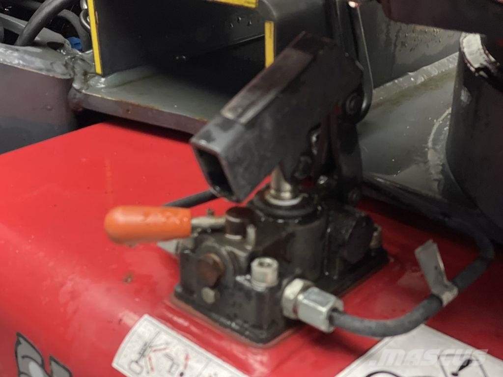 Hinowa LIGHTLIFT 17.75 رافعات سلة مفصلية