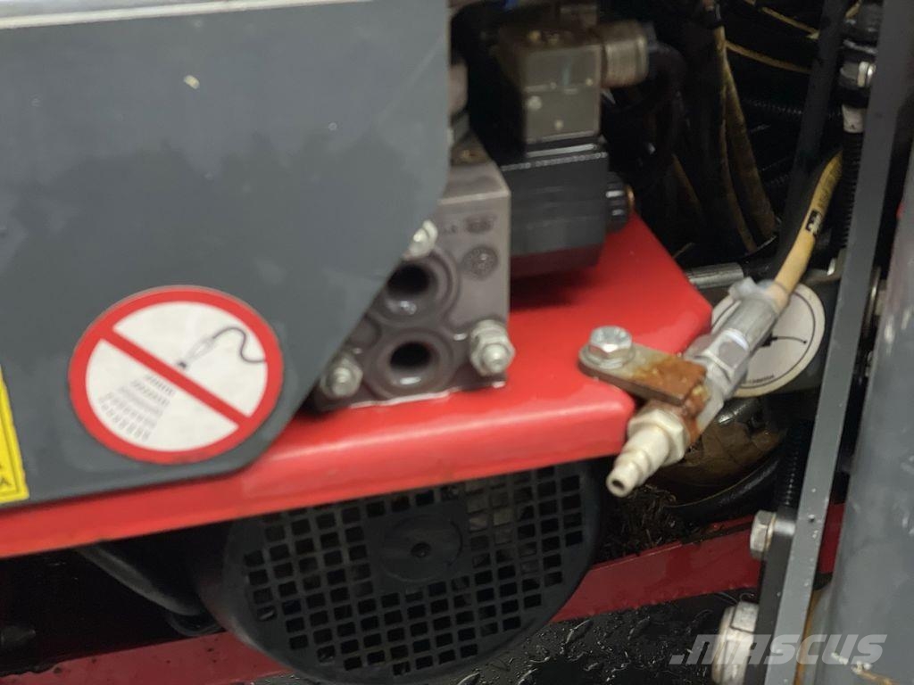 Hinowa LIGHTLIFT 17.75 رافعات سلة مفصلية