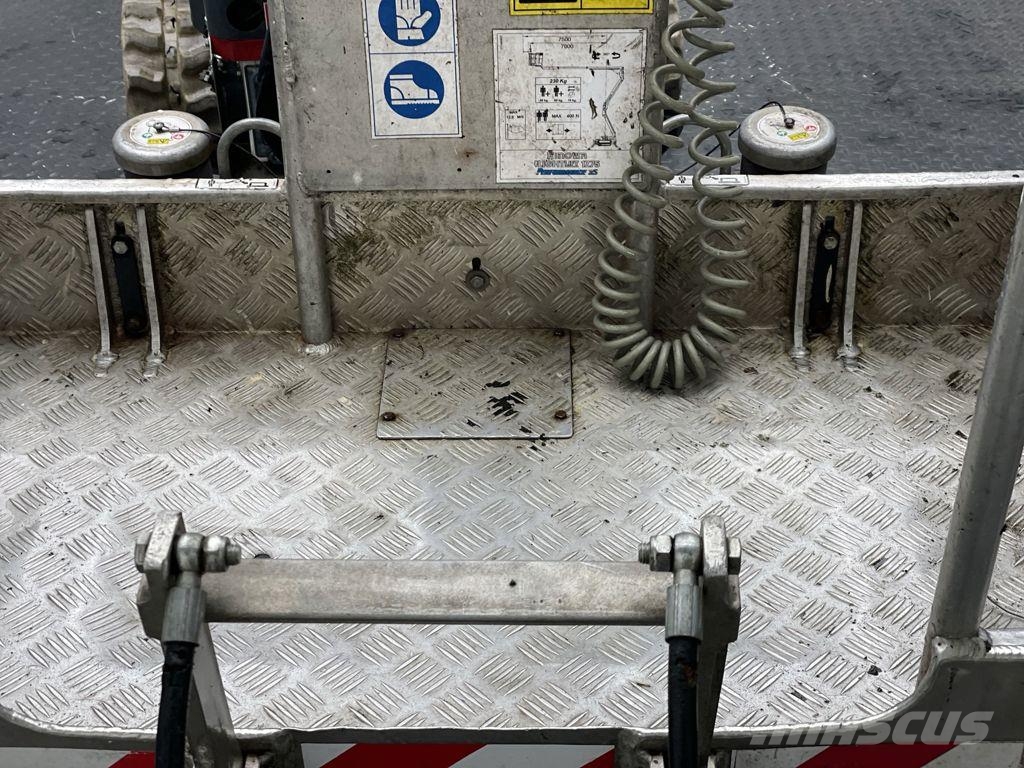 Hinowa LIGHTLIFT 17.75 رافعات سلة مفصلية