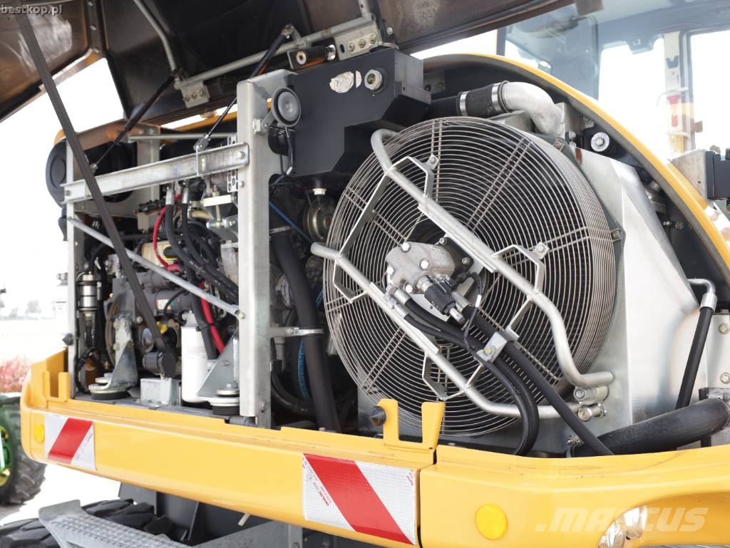 Liebherr A 910 Compact Bageri na kotačima