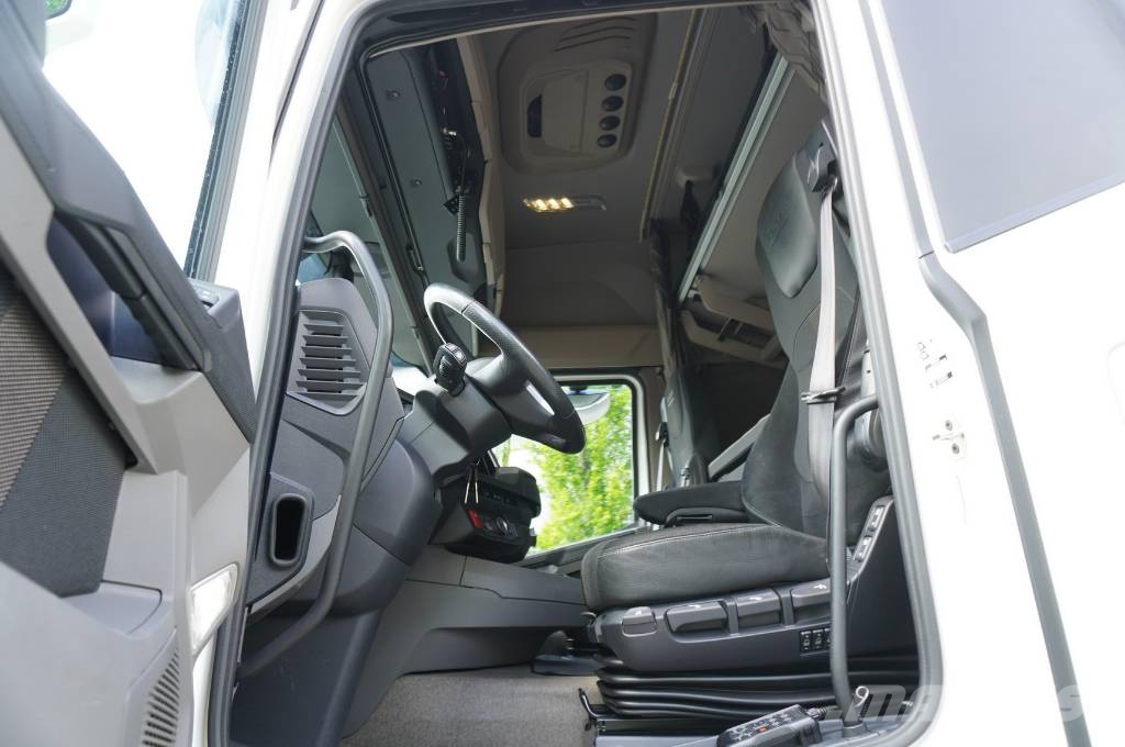 DAF XF 450 6x2 / KRONE 20 EPAL refrigerator / Carrier Isotermos y frigoríficos