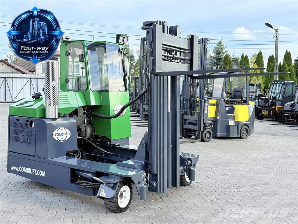 Combilift C3000 | GAS | TRIPLEX 5600MM | FREE LIFT | FORK PO Ανυψωτικά στενών δρόμων 4 κατευθύνσεων