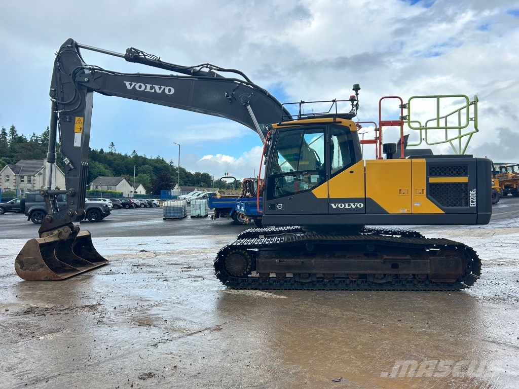 Volvo EC220 EL ( Rotational Piping / New Undercarriage ) 대형 굴삭기 29톤 이상
