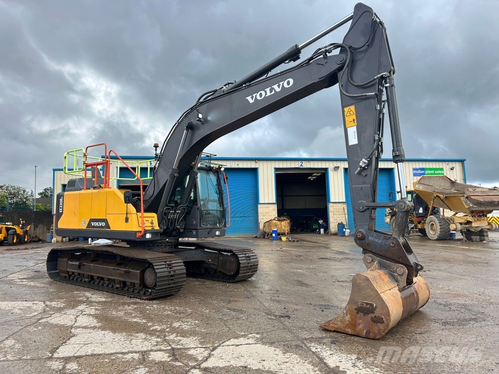 Volvo EC220 EL ( Rotational Piping / New Undercarriage ) 대형 굴삭기 29톤 이상