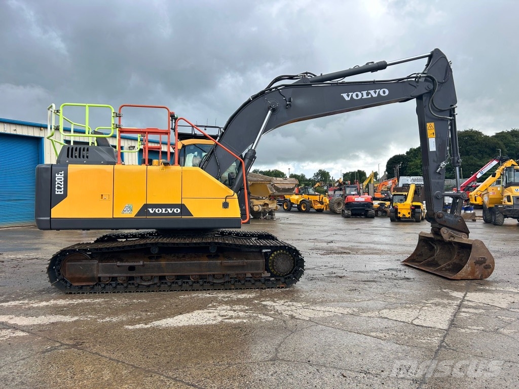 Volvo EC220 EL ( Rotational Piping / New Undercarriage ) 대형 굴삭기 29톤 이상