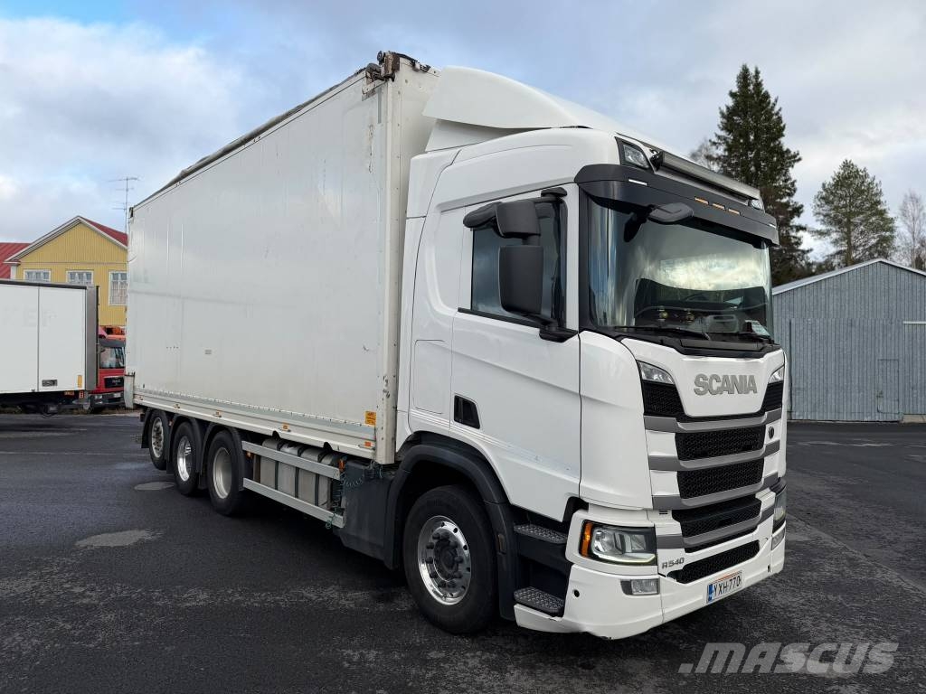 Scania R 540 Holztransportanhänger