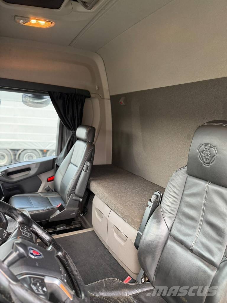 Scania R 540 Holztransportanhänger