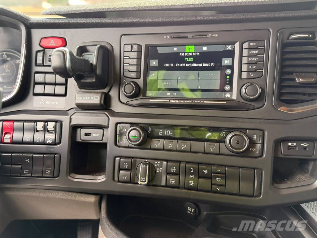 Scania R 540 Holztransportanhänger