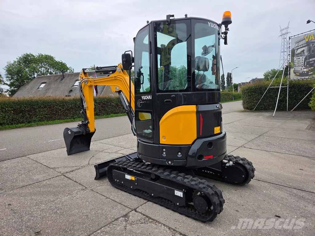 Yuchaï U27 DEMOMODEL IN NIEUWSTAAT! Minigraafmachines < 7t
