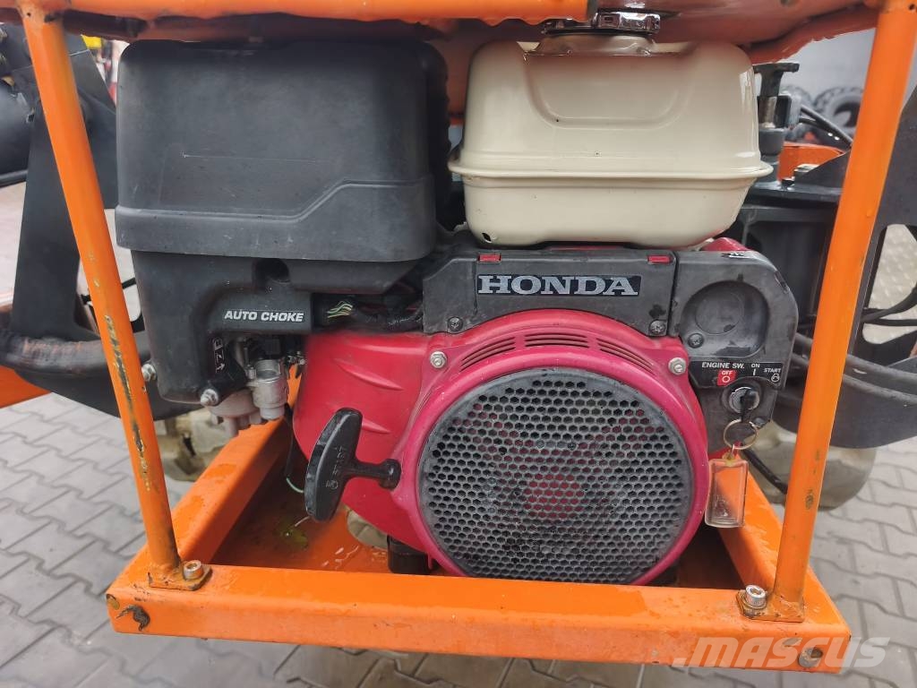 JLG X 23 J Truck mounted aerial platforms