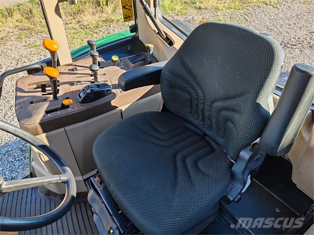 John Deere 6610 SE Tractoren