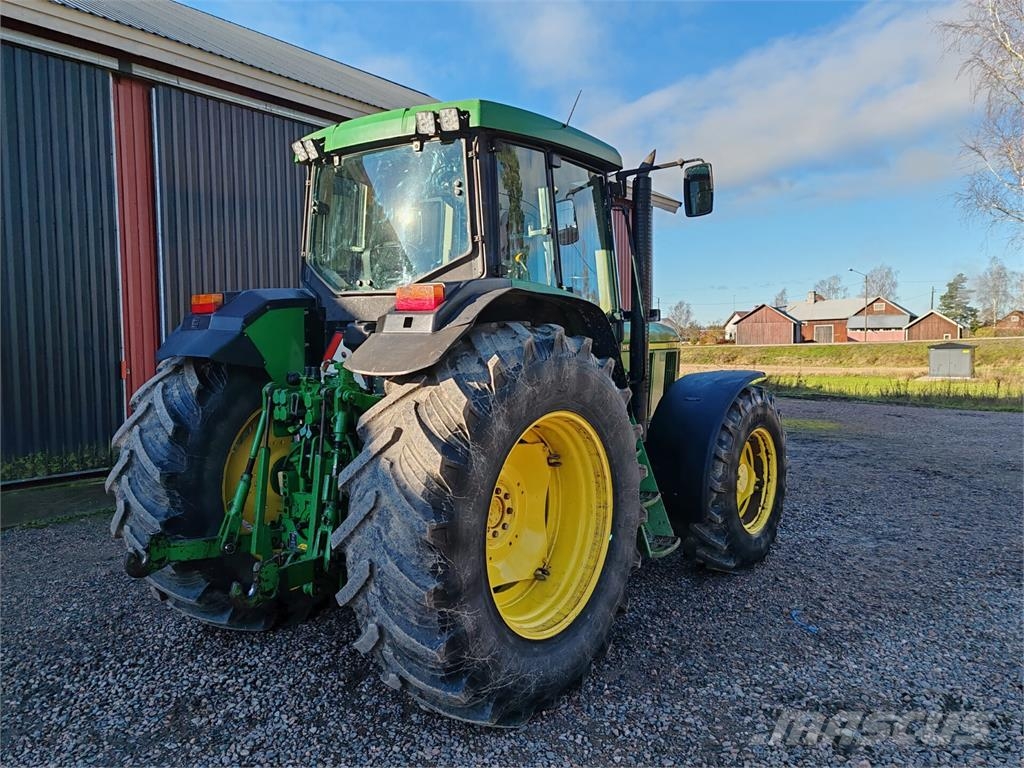 John Deere 6610 SE Tractoren