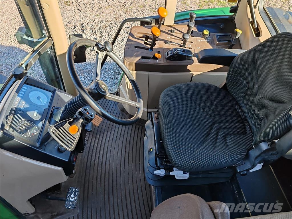 John Deere 6610 SE Tractoren