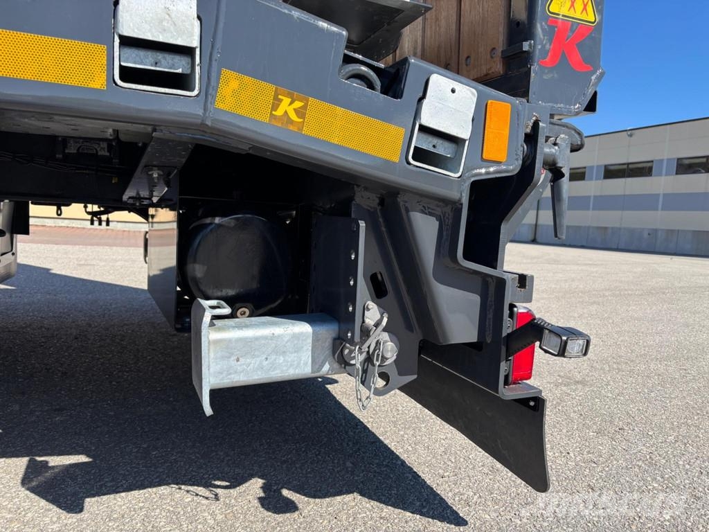Kässbohrer Lowbed LB3E + STEERING + LIFTING AXLE Low loader-semi-trailers