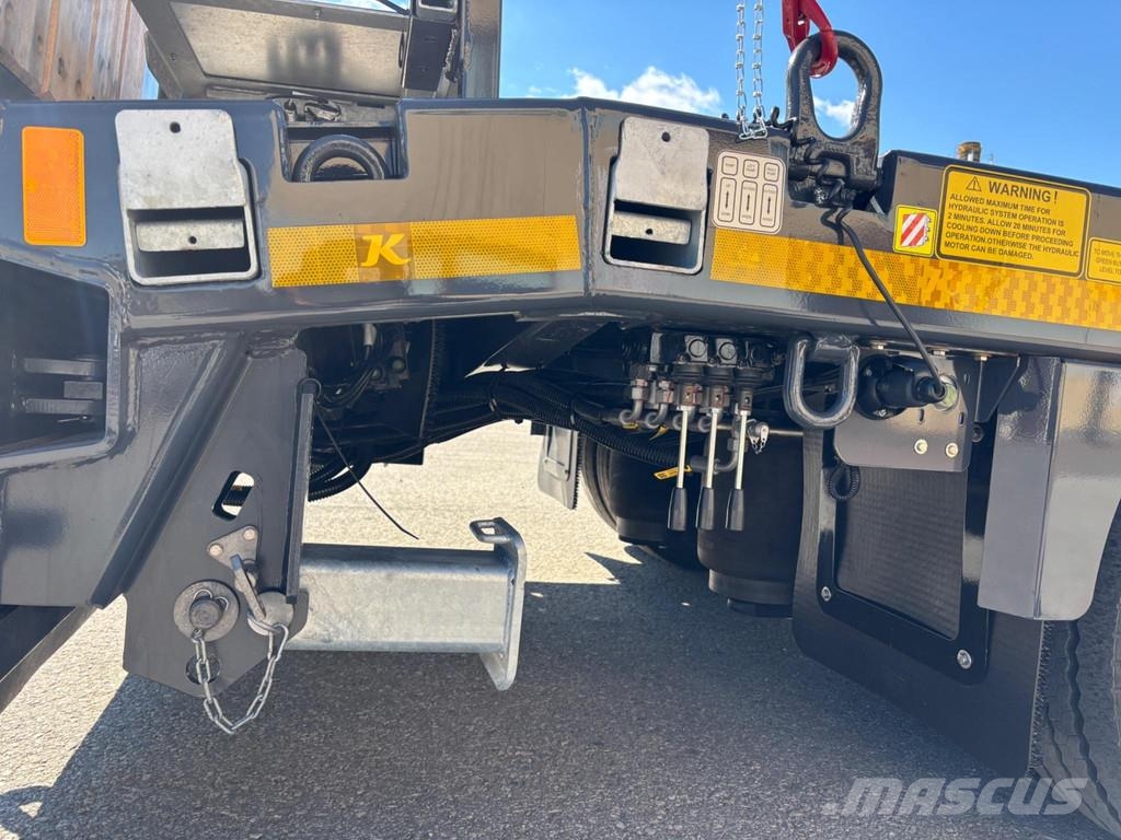 Kässbohrer Lowbed LB3E + STEERING + LIFTING AXLE Low loader-semi-trailers