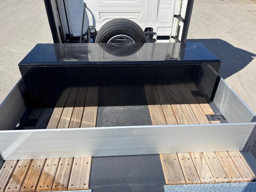 Kässbohrer Lowbed LB3E + STEERING + LIFTING AXLE Low loader-semi-trailers