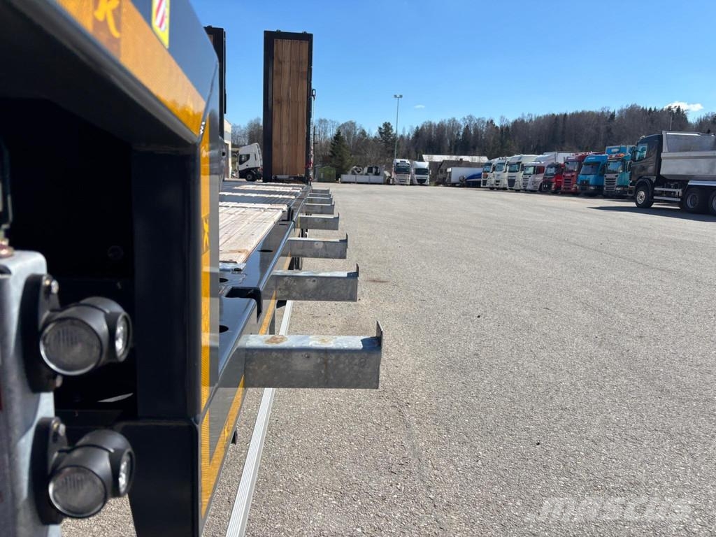 Kässbohrer Lowbed LB3E + STEERING + LIFTING AXLE Low loader-semi-trailers