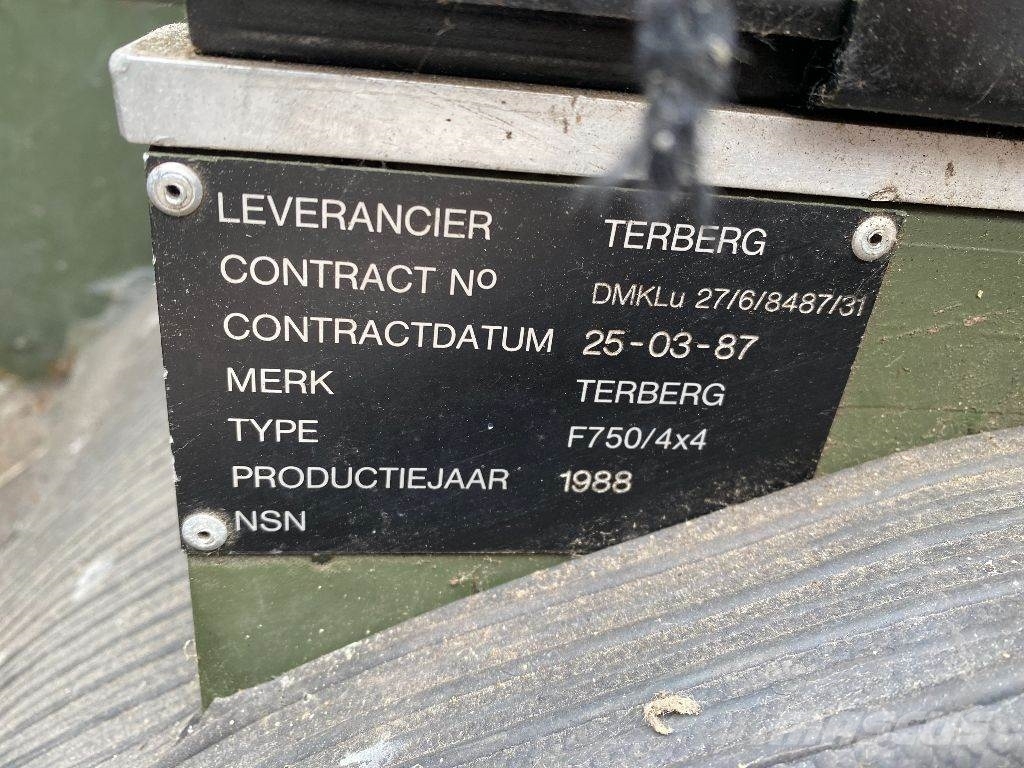 Terberg F750 4x4 Camiones con caja de remolque