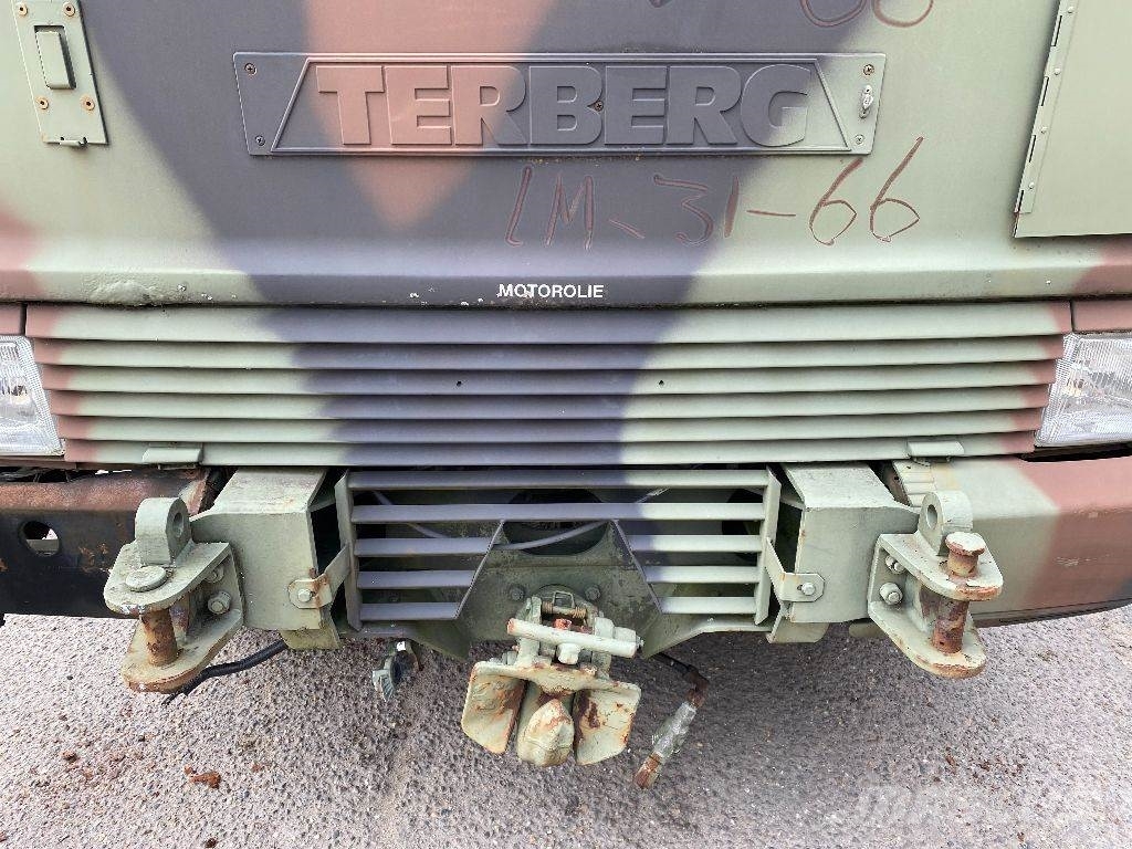 Terberg F750 4x4 Camiones con caja de remolque