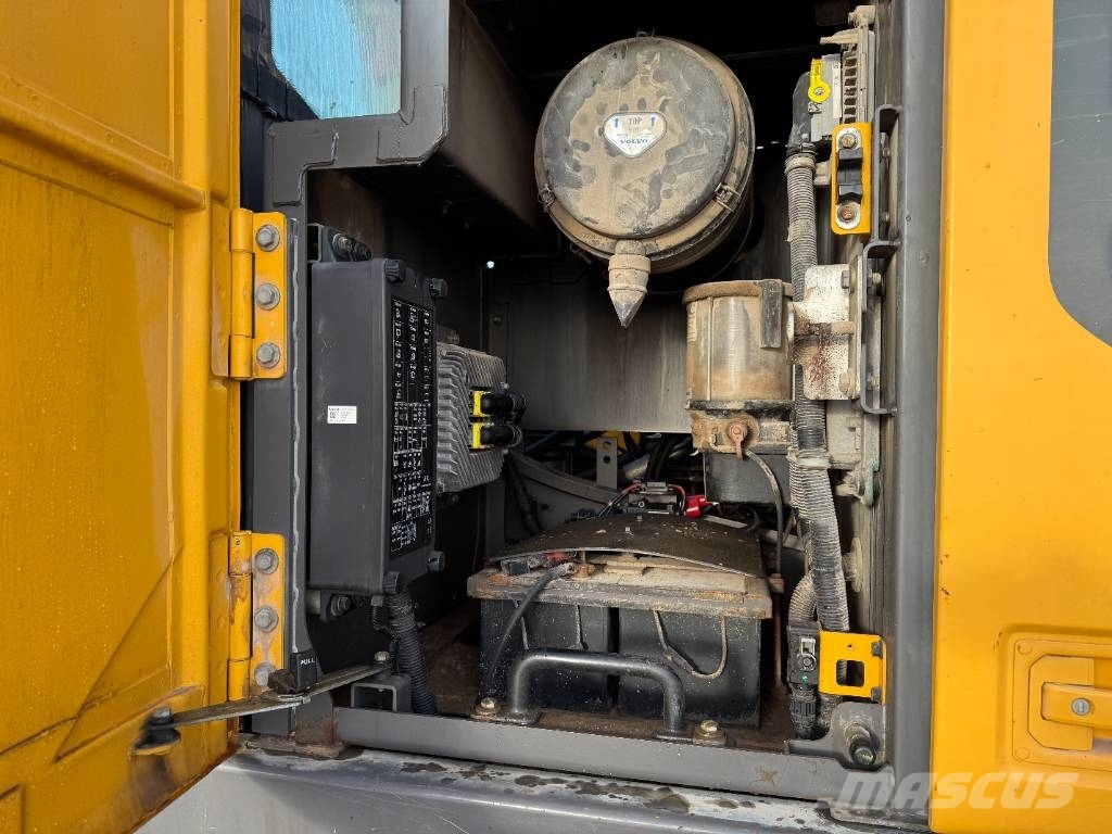 Volvo EC 250 EL Bandgrävare