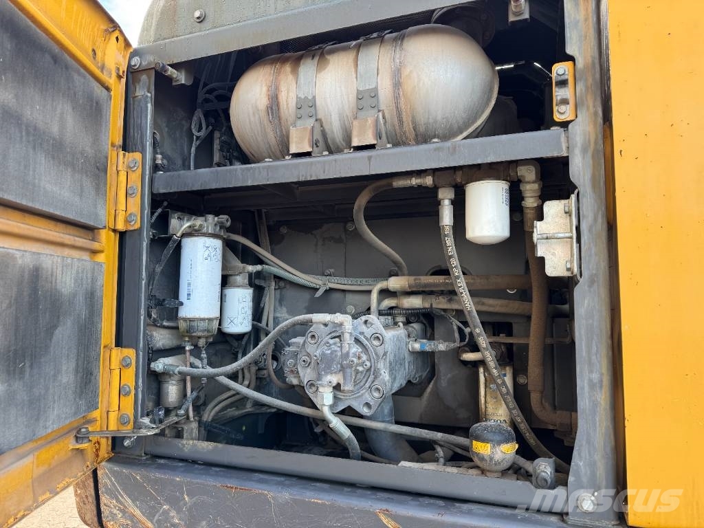 Volvo EC 250 EL Bandgrävare