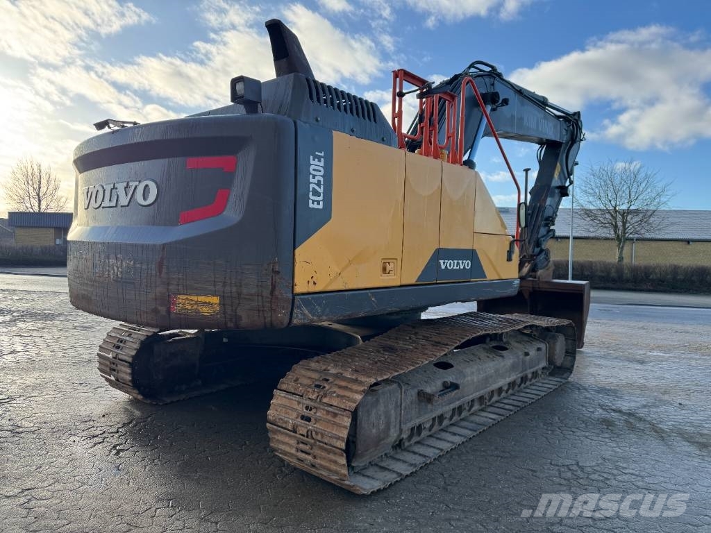 Volvo EC 250 EL Bandgrävare
