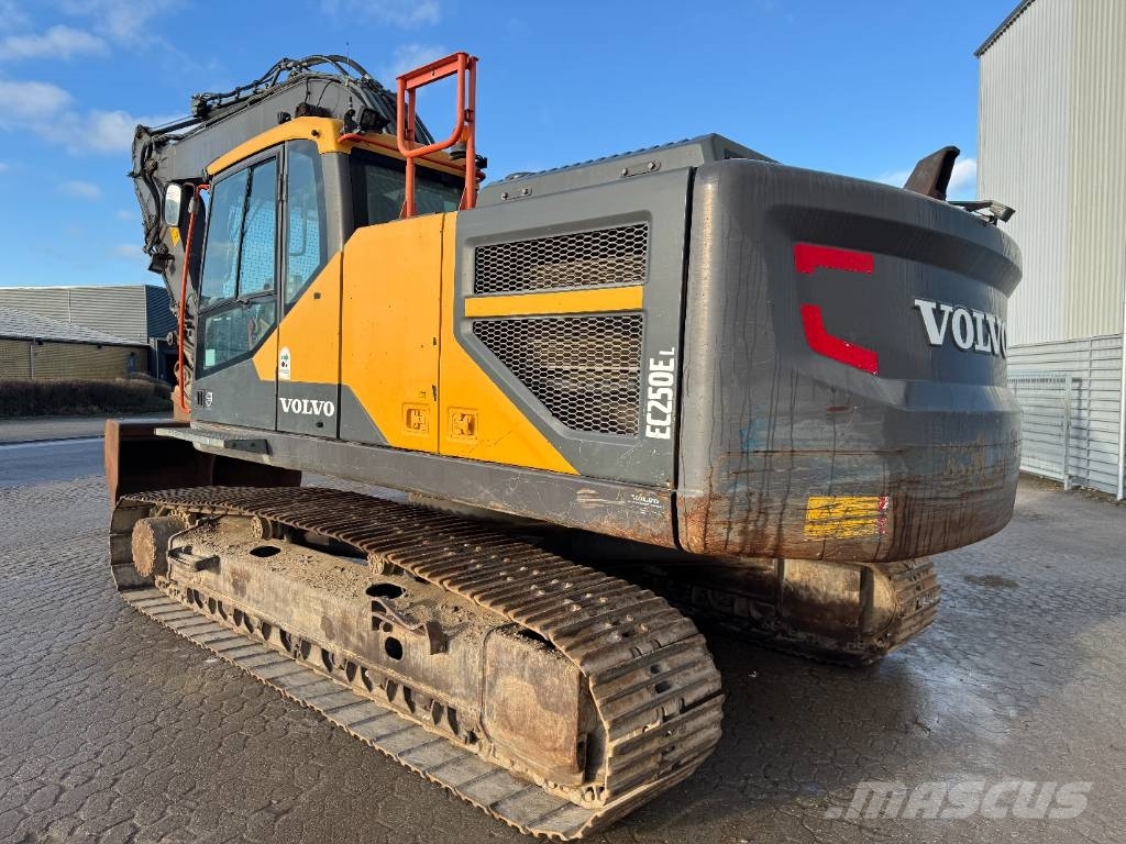 Volvo EC 250 EL Bandgrävare