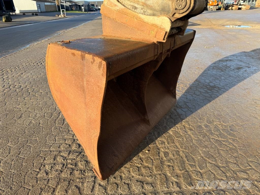 Volvo EC 250 EL Bandgrävare