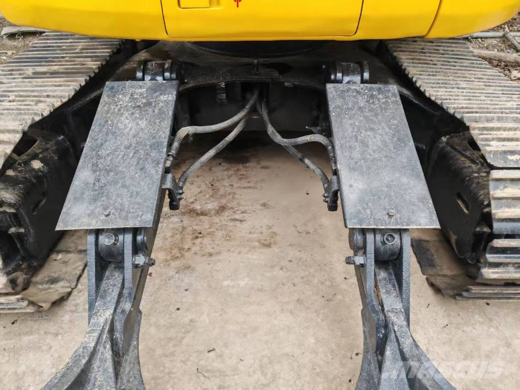 Komatsu PC 128 US حفارات وسط 7 طن - 12 طن