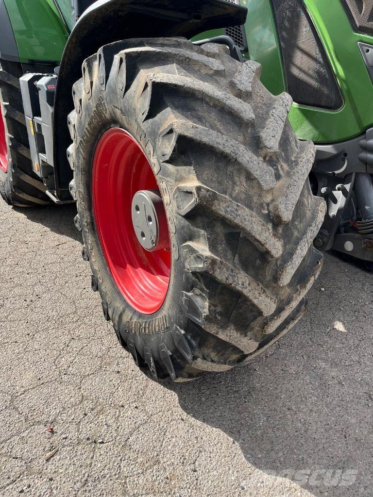 Fendt 724 VARIO POWER الجرارات