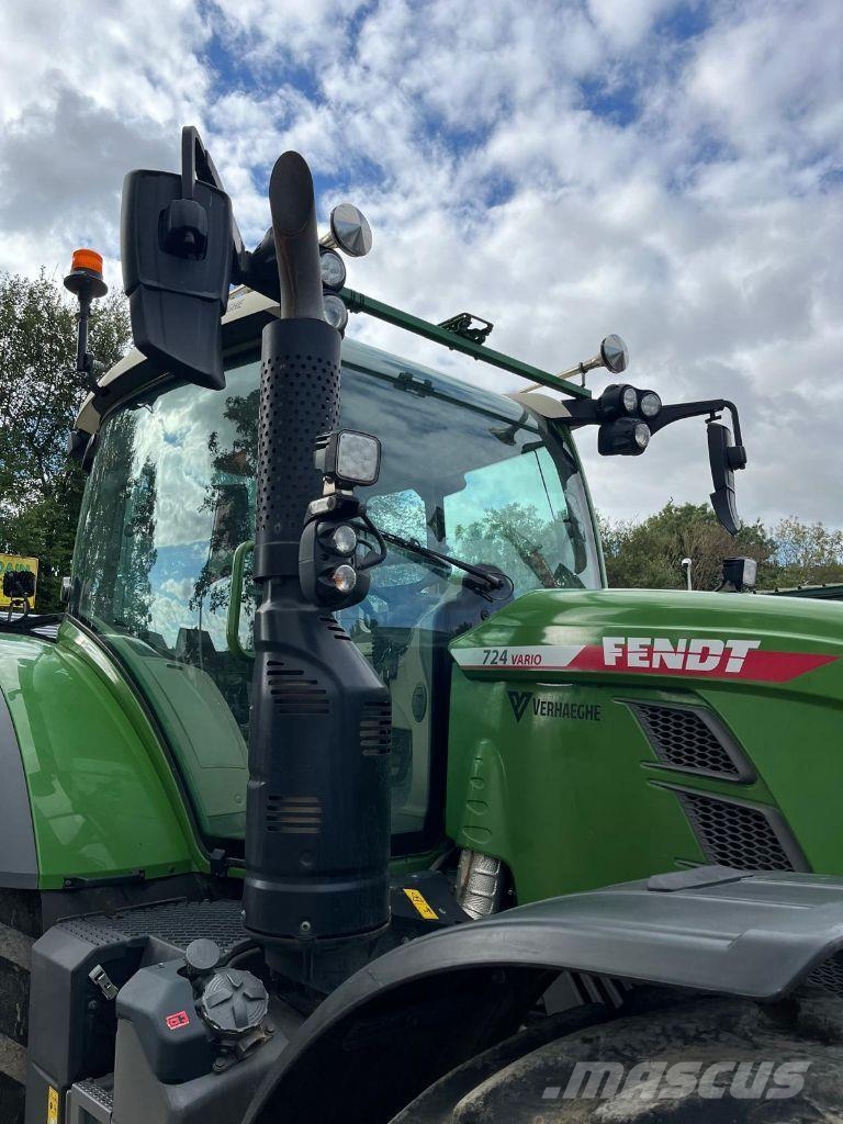 Fendt 724 VARIO POWER الجرارات