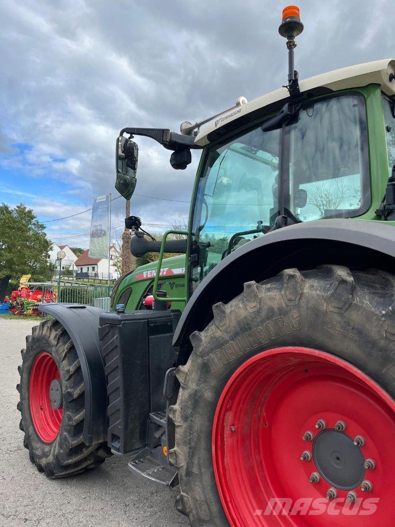 Fendt 724 VARIO POWER الجرارات
