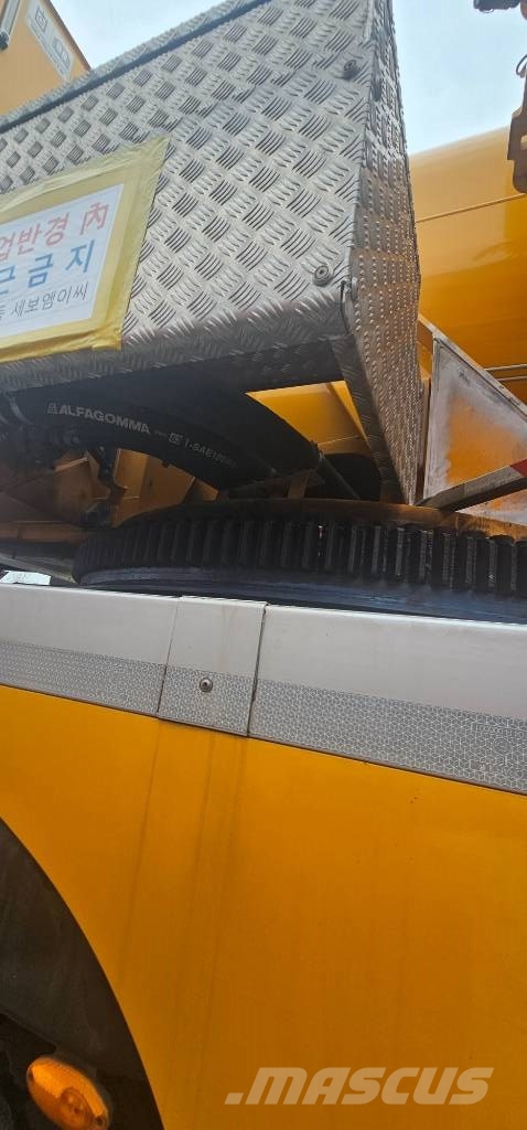 Demag AC 300-6 Mobiilinosturit