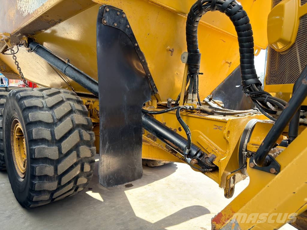 CAT 730C2 Tombereau articulé