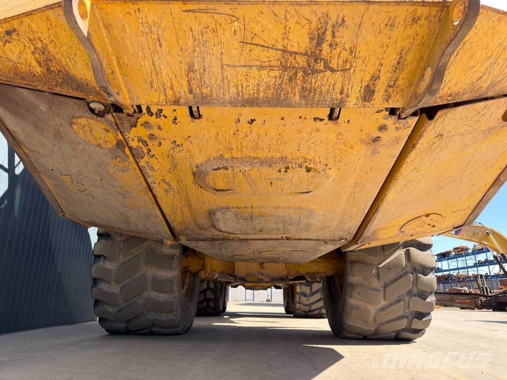 CAT 730C2 Tombereau articulé
