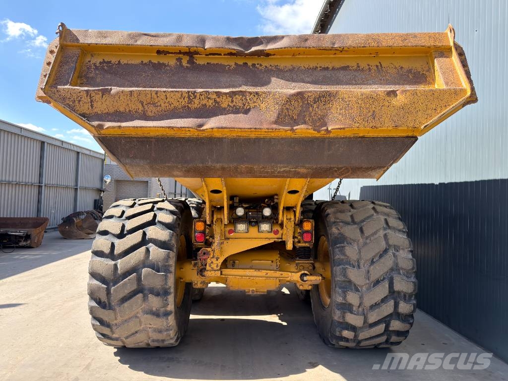 CAT 730C2 Tombereau articulé