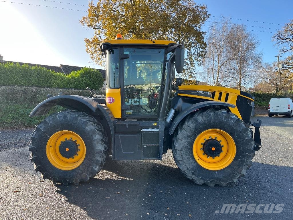 JCB Fastrac 4220 Traktorid