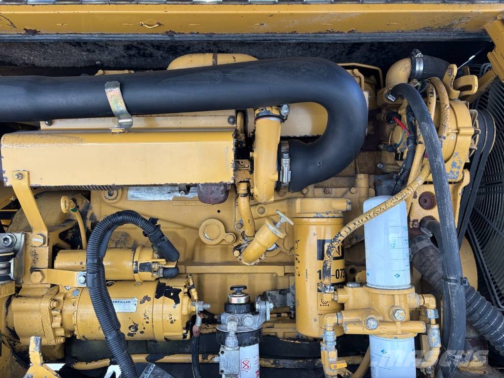 CAT M 318 Wielgraafmachines