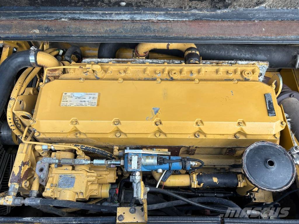 CAT M 318 Wielgraafmachines