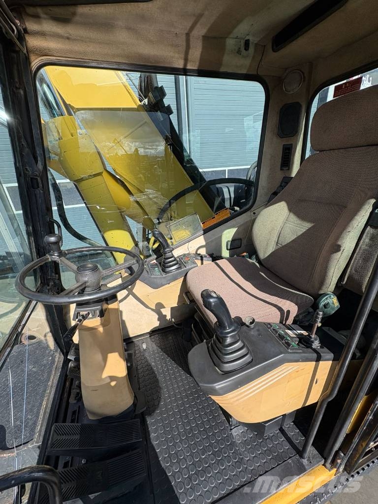 CAT M 318 Wielgraafmachines