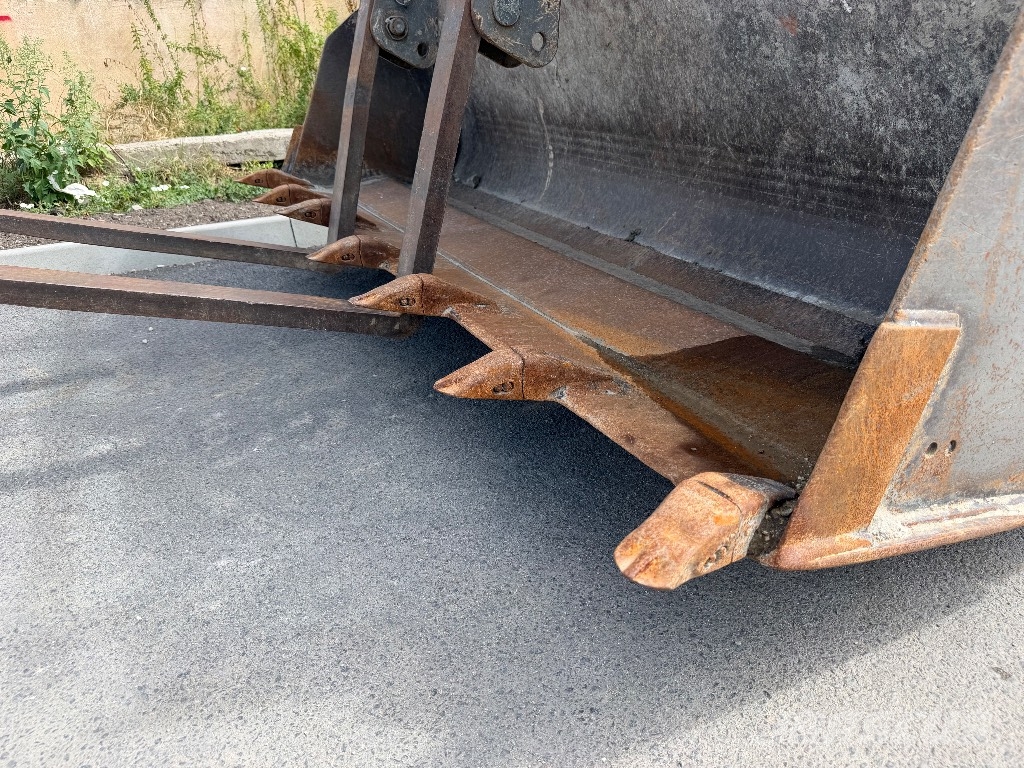 CASE 695 Εκσκαφείς Φορτωτές τύπου JCB
