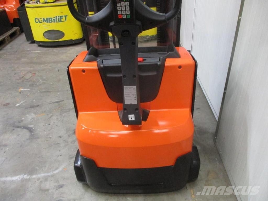 Toyota SWE140 Transpalette accompagnant