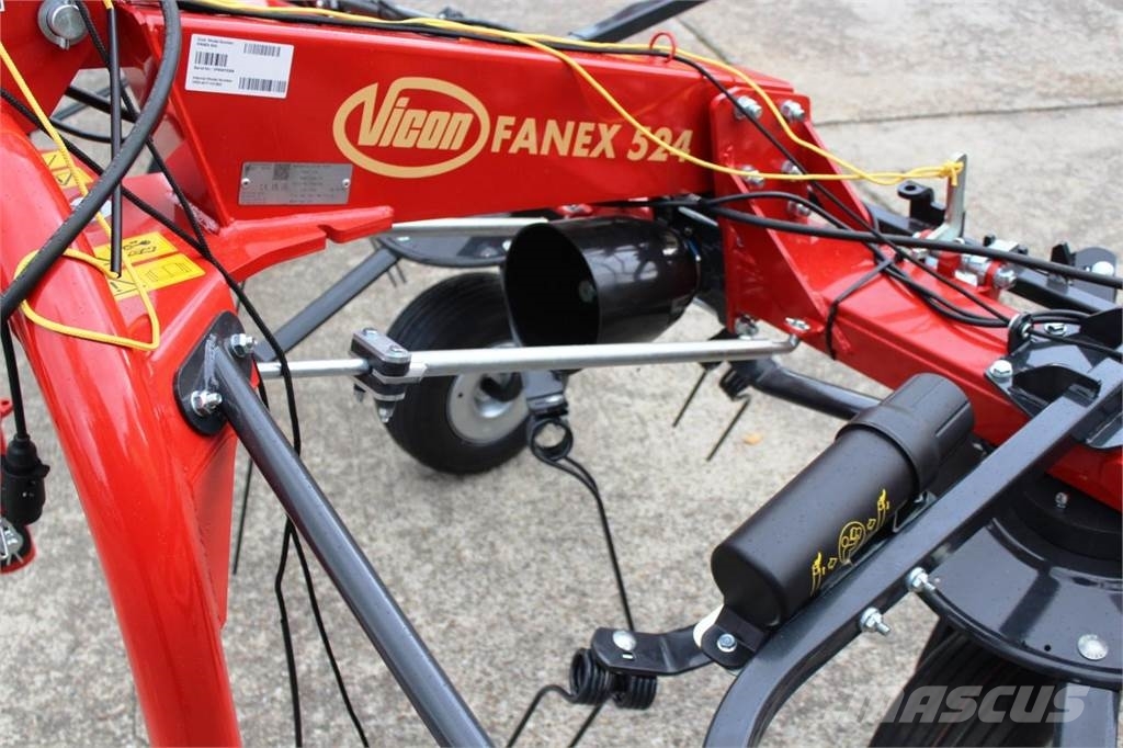 Vicon Fanex 524 CompactLine 耙與翻草機