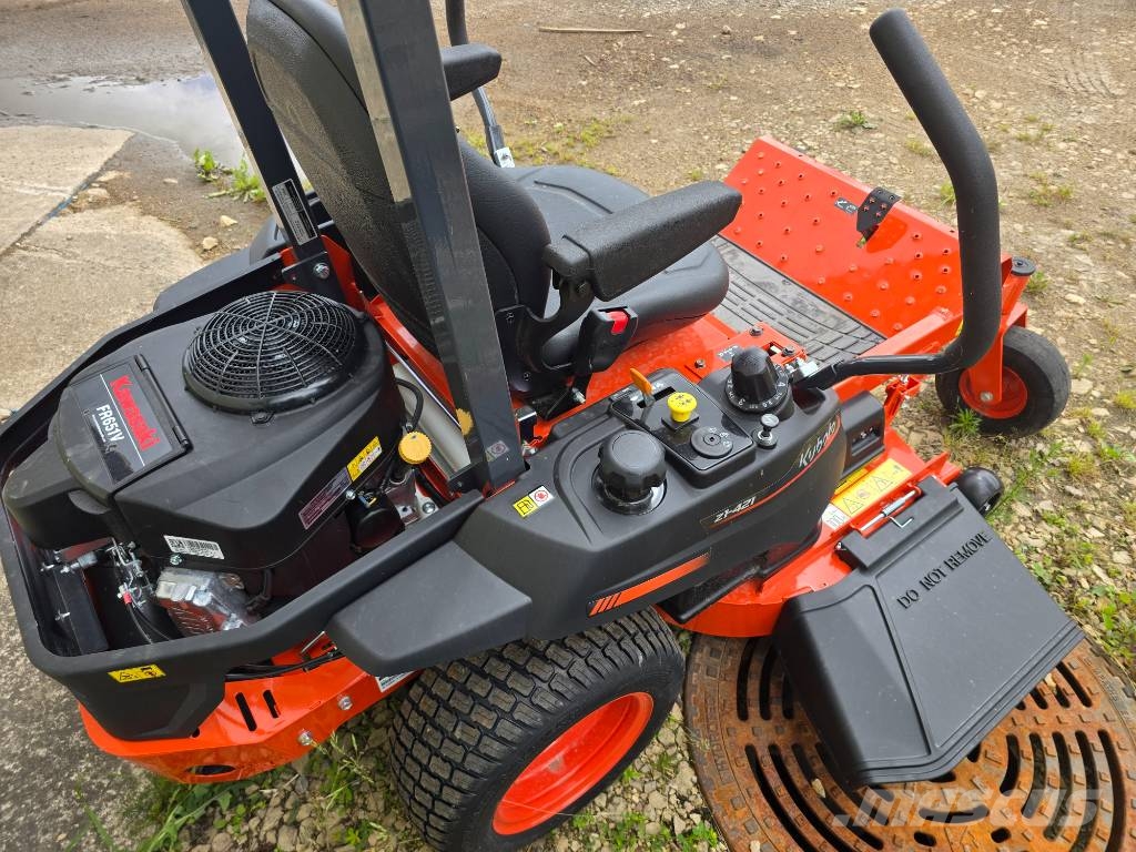Kubota Z1-421 Zero-turn klippere