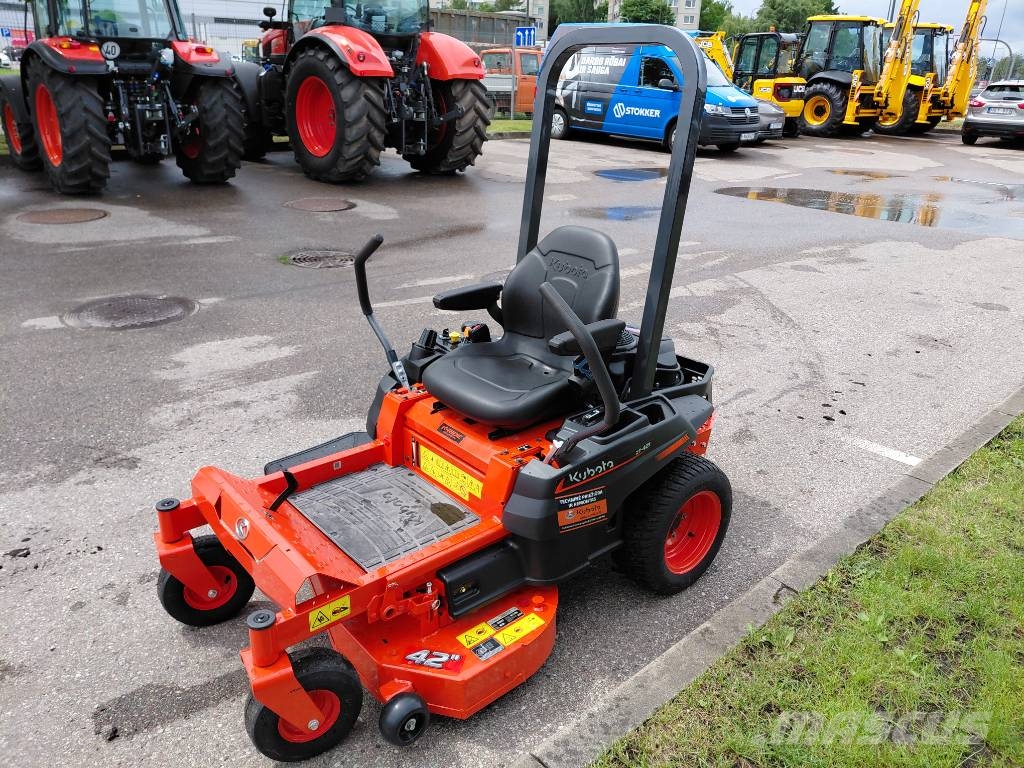Kubota Z1-421 Zero-turn klippere