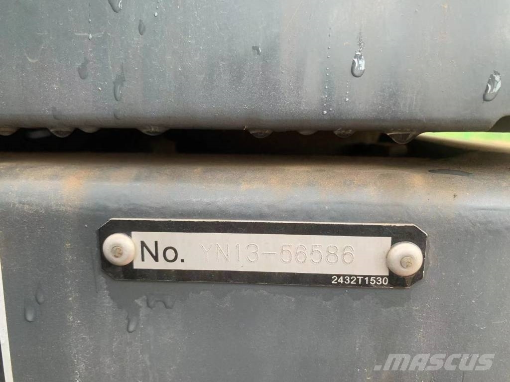 Kobelco SK 330 履带挖掘机