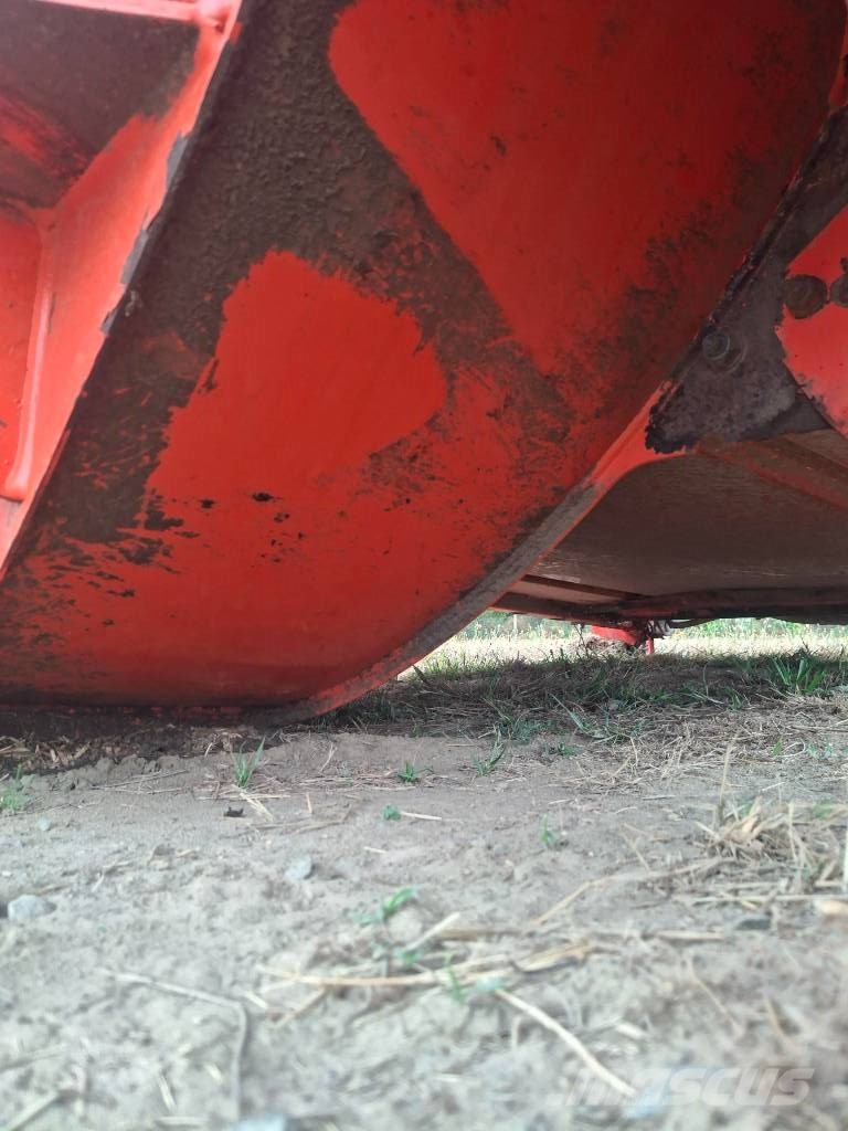 Kuhn 2060 S آلات تمزيق الحزم وتقطيعها ونشرها